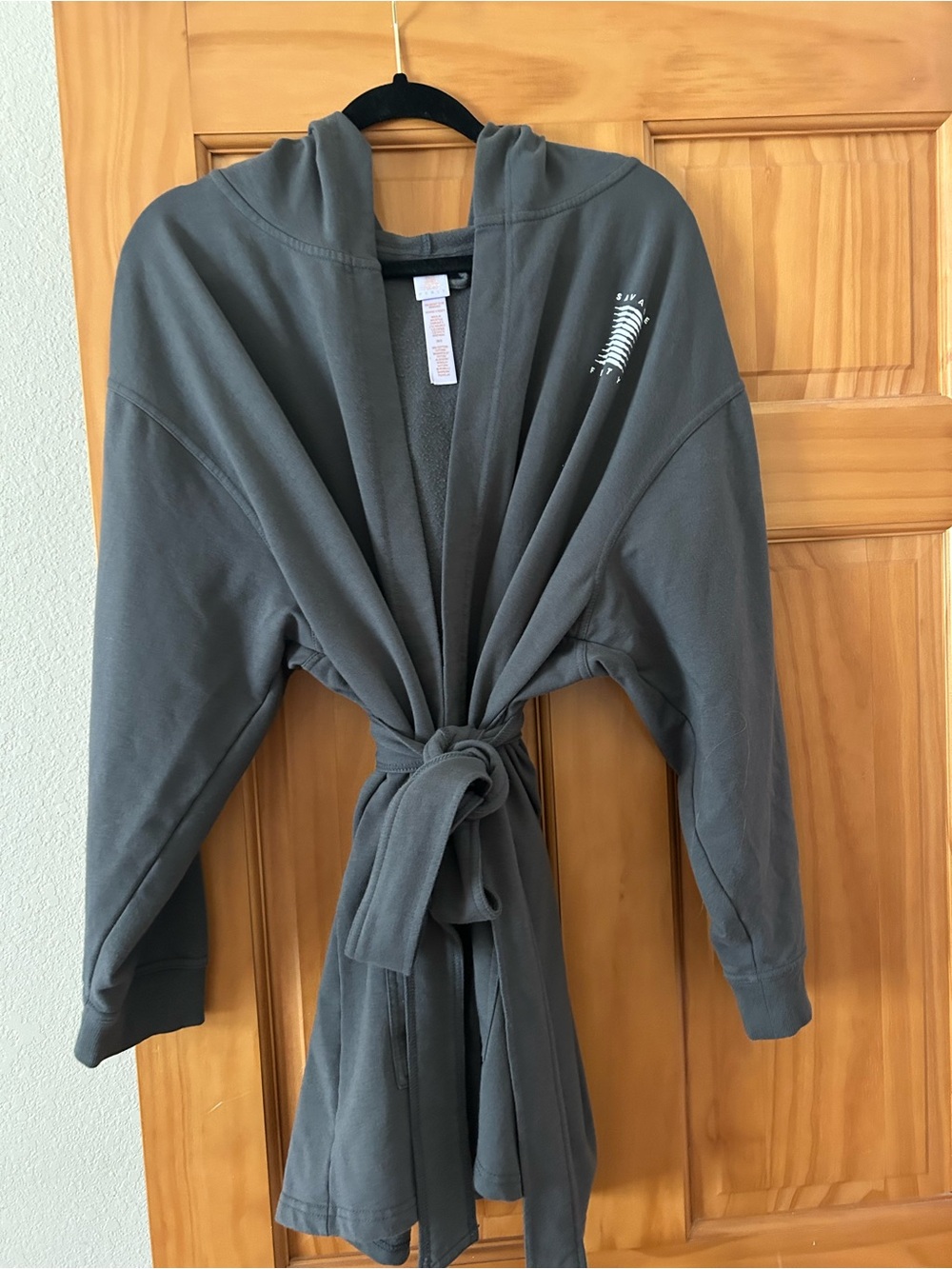 Savage X Fenty Hooded Tie-Waist Robe in Charcoal